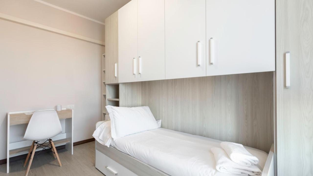 Italianway - Piazza Alboreto 72, Rozzano Eksteriør billede